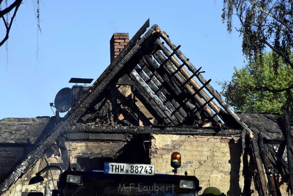 Grossfeuer Einfamilienhaus Siegburg Muehlengrabenstr P1311.JPG - Miklos Laubert